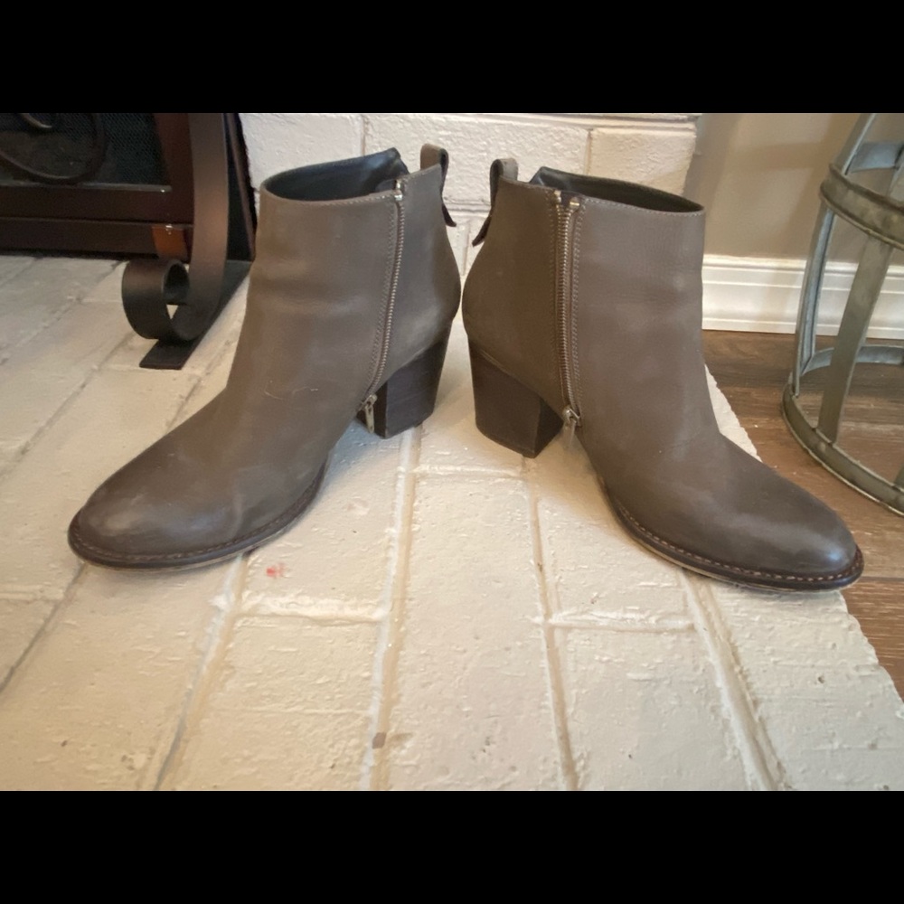 Blondo waterproof boots womens size 9.5M